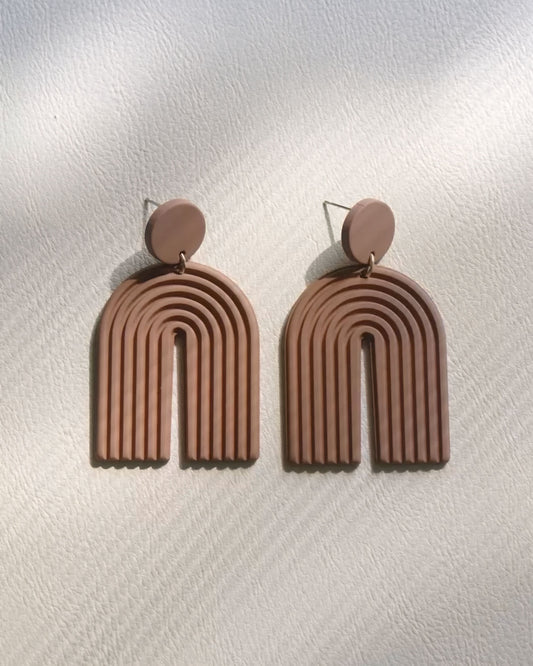 Detailed Arch Shape Earrings